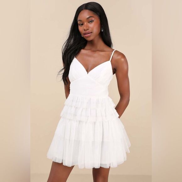 Lulu's Dresses & Skirts - NWT Lulus Special Poise White Tulle Pleated Sleeveless Tiered Mini Dress Large